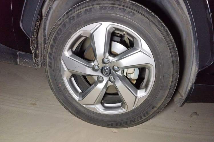 Used Toyota RAV4 2020 2.0L CVT Two-Wheel Drive Fashion PLUS Edition Right Front Wheel Hub
