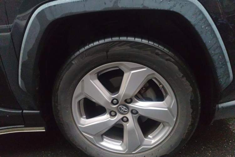 Used Toyota RAV4 2020 2.0L CVT Two-Wheel Drive Fashion Edition Right Front Wheel Hub