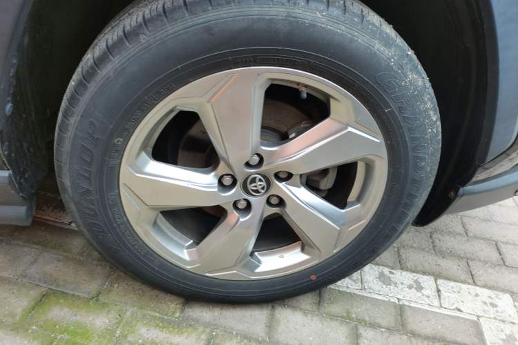 Used Toyota RAV4 2020 2.0L CVT Two-Wheel Drive Fashion Edition Right Front Wheel Hub
