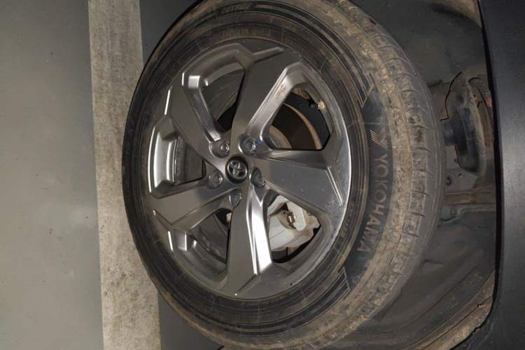 Used Toyota RAV4 2020 2.0L CVT Two-Wheel Drive Fashion Edition Right Front Wheel Hub