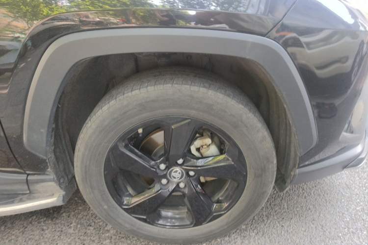 Used Toyota RAV4 2020 Dual-Motor 2.5L E-CVT Four-Wheel Drive Flagship Edition Right Front Wheel Hub