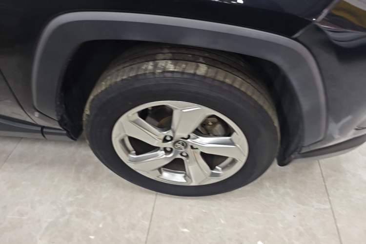 Used Toyota RAV4 2020 2.0L CVT Two-Wheel Drive Fashion Edition Right Front Wheel Hub