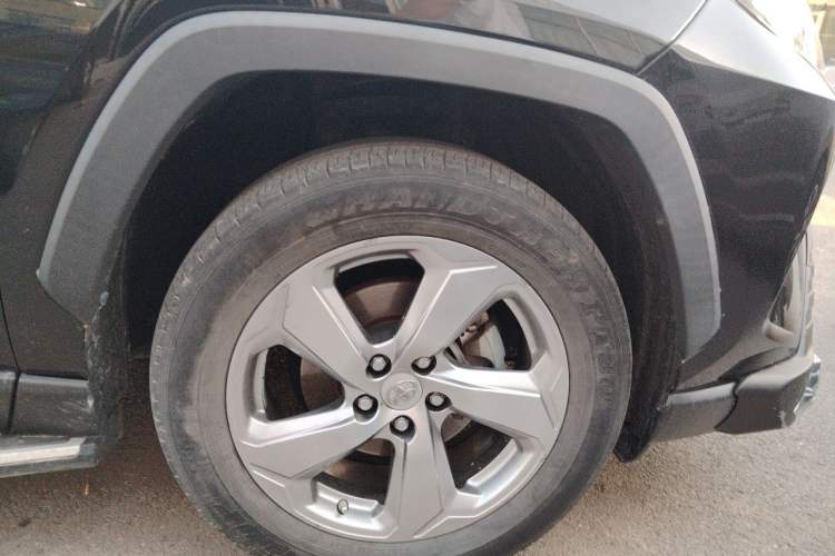 Used Toyota RAV4 2020 2.0L CVT Two-Wheel Drive Fashion Edition Right Front Wheel Hub