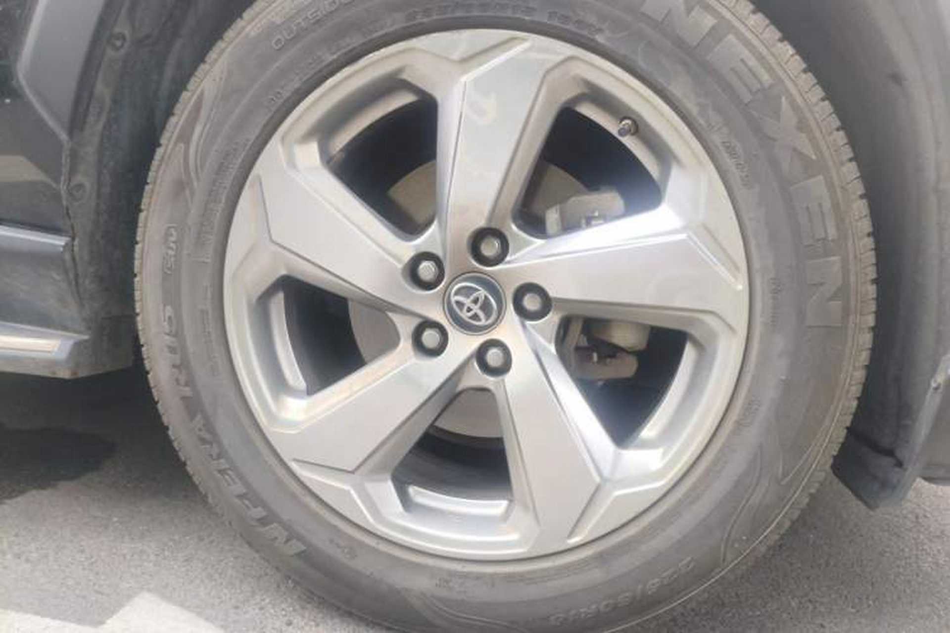 Used Toyota RAV4 2020 2.0L CVT Two-Wheel Drive Fashion PLUS Edition Right Front Wheel Hub