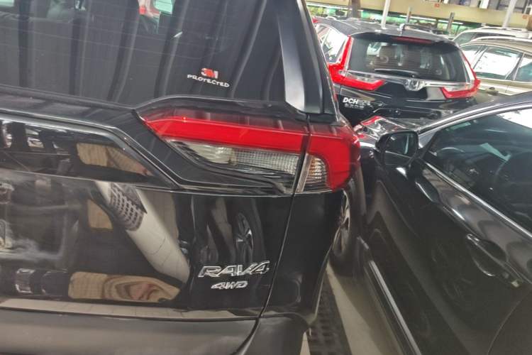 Used Toyota RAV4 2020 2.0L CVT 4x4 Trend Edition Right Rear Taillight