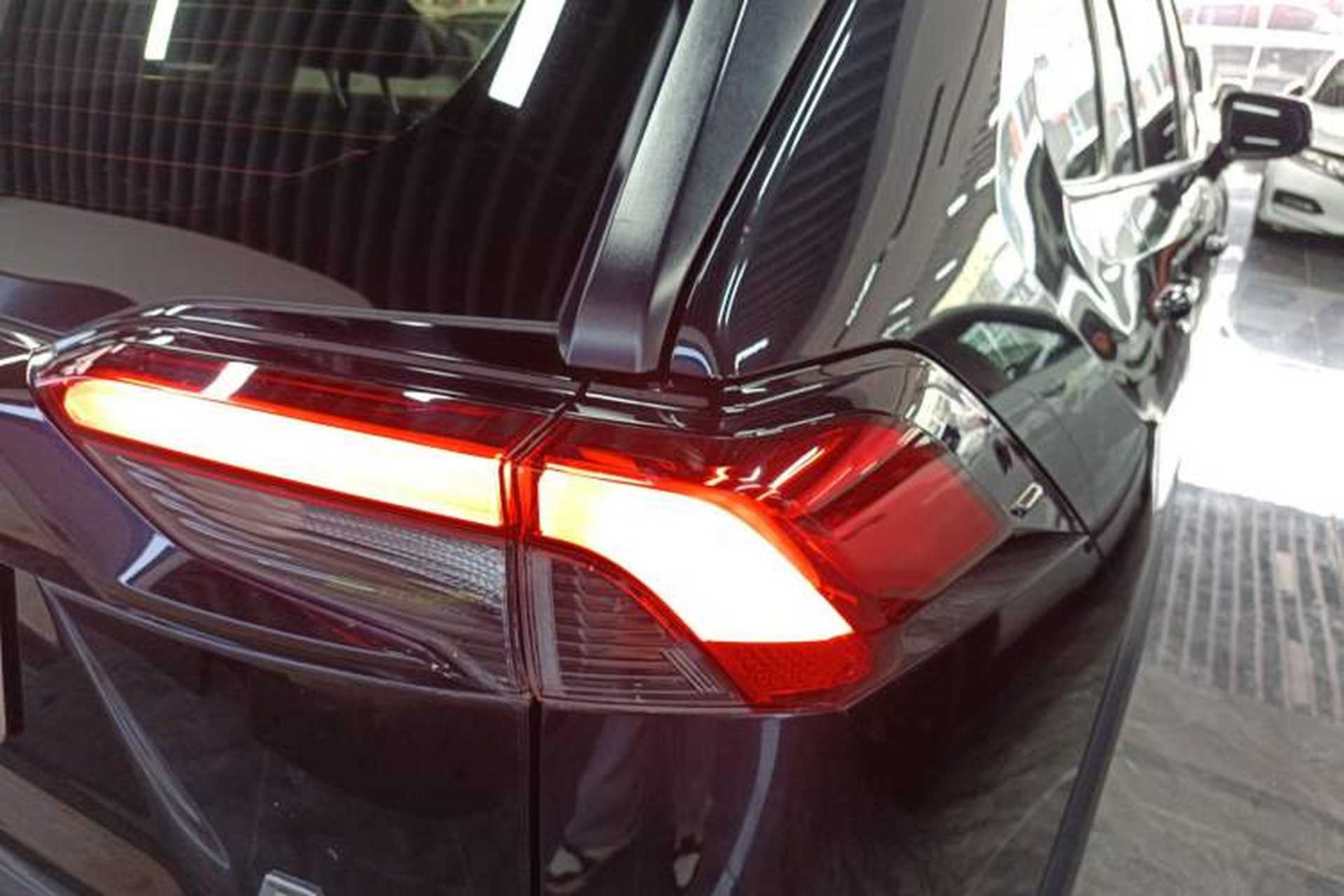 Used Toyota RAV4 2020 2.0L CVT Two-Wheel Drive Fashion Edition Right Rear Taillight