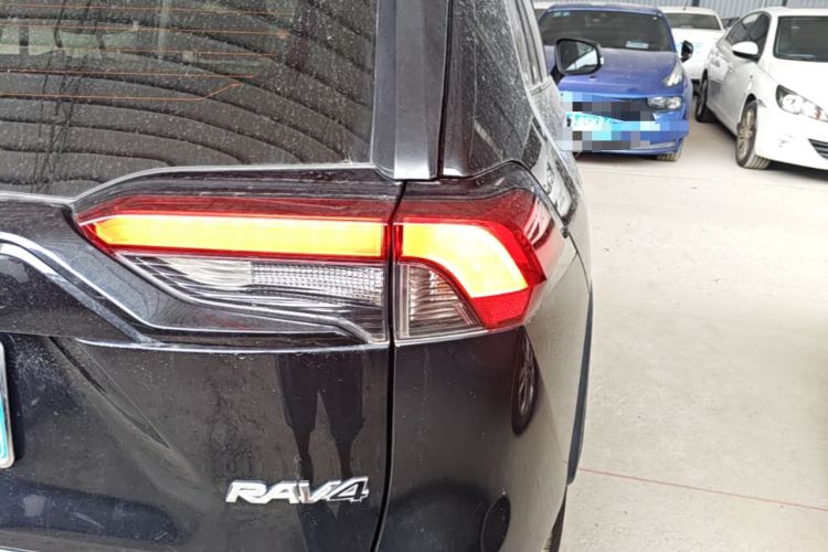 Used Toyota RAV4 2020 2.0L CVT Two-Wheel Drive Fashion Edition Right Rear Taillight