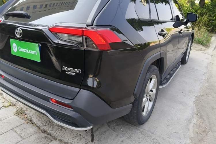 Used Toyota RAV4 2020 2.0L CVT 4x4 Style PLUS Edition Right Rear Taillight