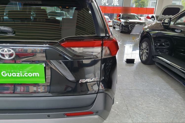 Used Toyota RAV4 2020 2.0L CVT Two-Wheel Drive Fashion Edition Right Rear Taillight