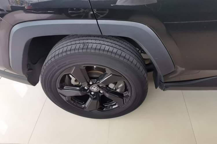 Used Toyota RAV4 2020 Dual-Engine 2.5L E-CVT 4x4 Elite PLUS Edition Right Rear Wheel Hub