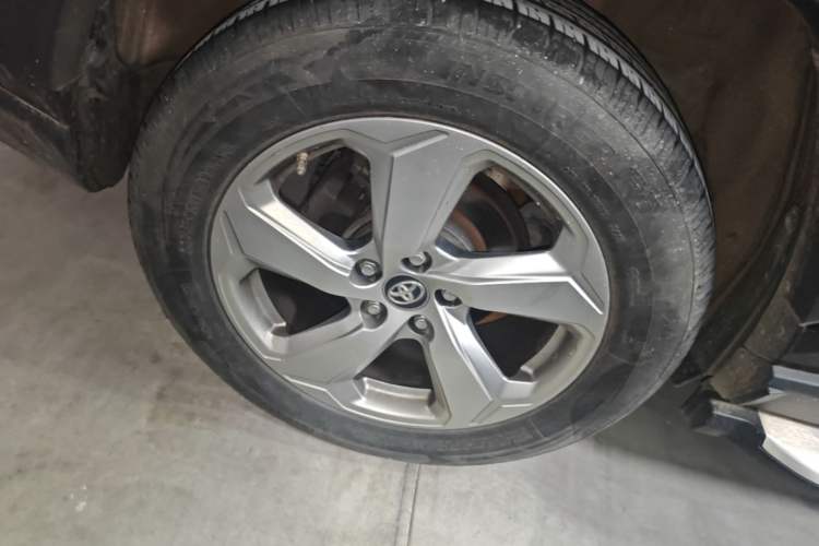 Used Toyota RAV4 2020 2.0L CVT Two-Wheel Drive Fashion Edition Right Rear Wheel Hub
