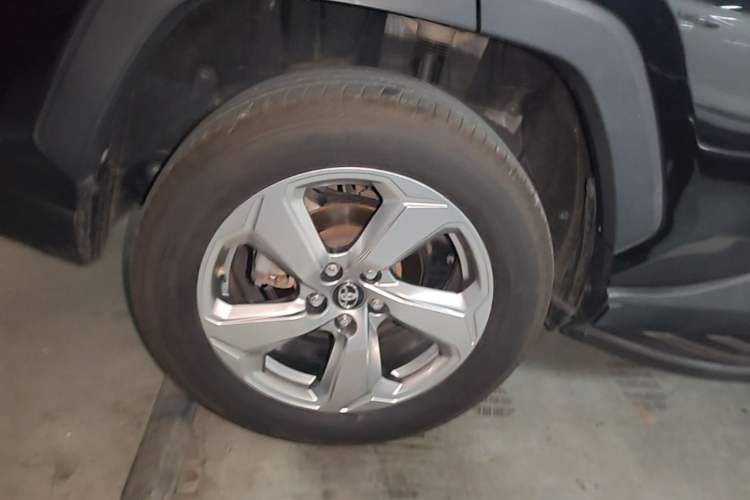 Used Toyota RAV4 2020 2.0L CVT Two-Wheel Drive Fashion Edition Right Rear Wheel Hub