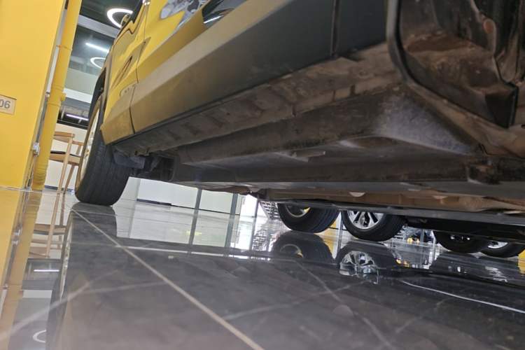 Used Toyota RAV4 2020 2.0L CVT Two-Wheel Drive Urban Edition Right Side Sill