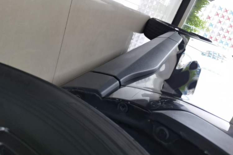 Used Toyota RAV4 2020 Dual-Engine 2.5L E-CVT 4x4 Elite PLUS Edition Right Side Sill