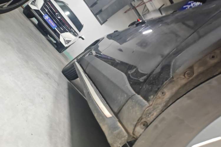 Used Toyota RAV4 2020 2.0L CVT Two-Wheel Drive Fashion Edition Right Side Sill