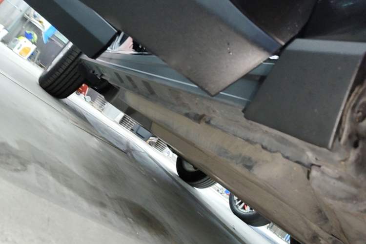Used Toyota RAV4 2020 2.0L CVT Two-Wheel Drive Fashion Edition Right Side Sill