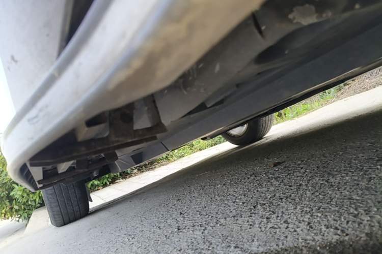 Used Toyota RAV4 2020 2.0L CVT 4x4 Style PLUS Edition Right Side Sill