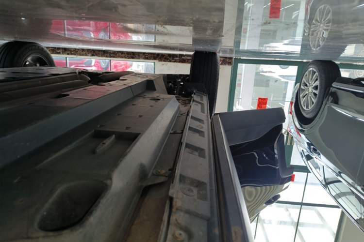Used Toyota RAV4 2020 2.0L CVT Two-Wheel Drive Fashion Edition Right Side Sill