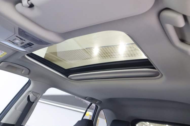 Used Toyota RAV4 2020 2.0L CVT Two-Wheel Drive Fashion PLUS Edition Roof