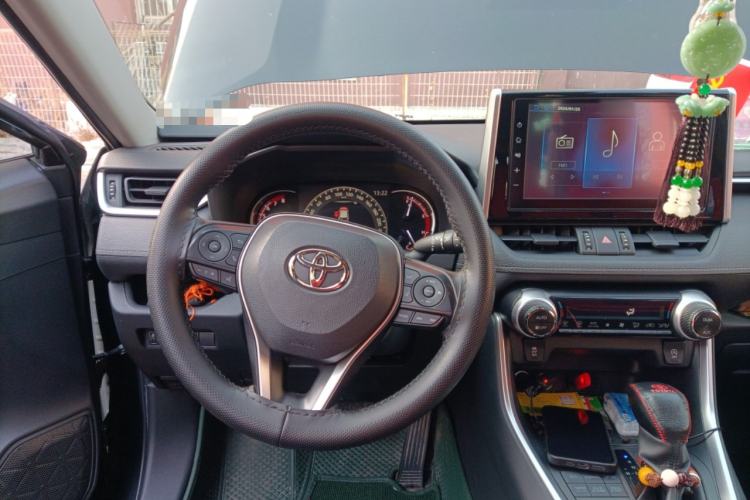 Used Toyota RAV4 2020 2.0L CVT 4x4 Style PLUS Edition Steering Wheel