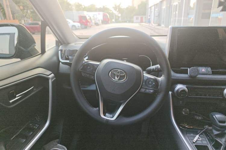 Used Toyota RAV4 2020 2.0L CVT 4x4 Trend Edition Steering Wheel