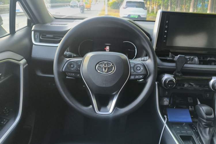 Used Toyota RAV4 2020 2.0L CVT Two-Wheel Drive Fashion Edition Steering Wheel