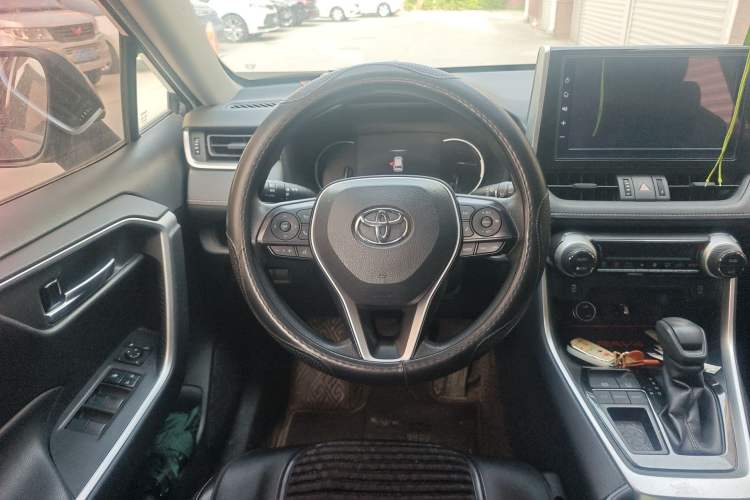 Used Toyota RAV4 2020 2.0L CVT Two-Wheel Drive Fashion Edition Steering Wheel