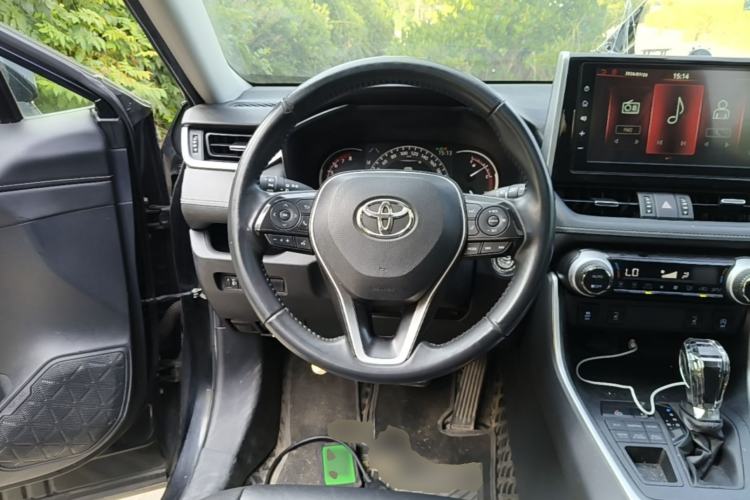 Used Toyota RAV4 2020 2.0L CVT 4x4 Style PLUS Edition Steering Wheel