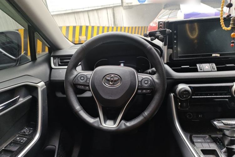 Used Toyota RAV4 2020 2.0L CVT Two-Wheel Drive Fashion Edition Steering Wheel