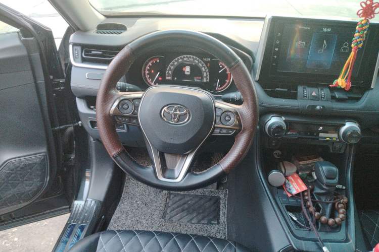Used Toyota RAV4 2020 2.0L CVT Two-Wheel Drive Fashion Edition Steering Wheel