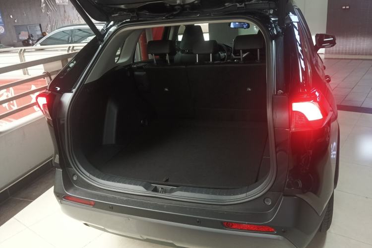 Used Toyota RAV4 2020 2.0L CVT Two-Wheel Drive Fashion PLUS Edition Trunk