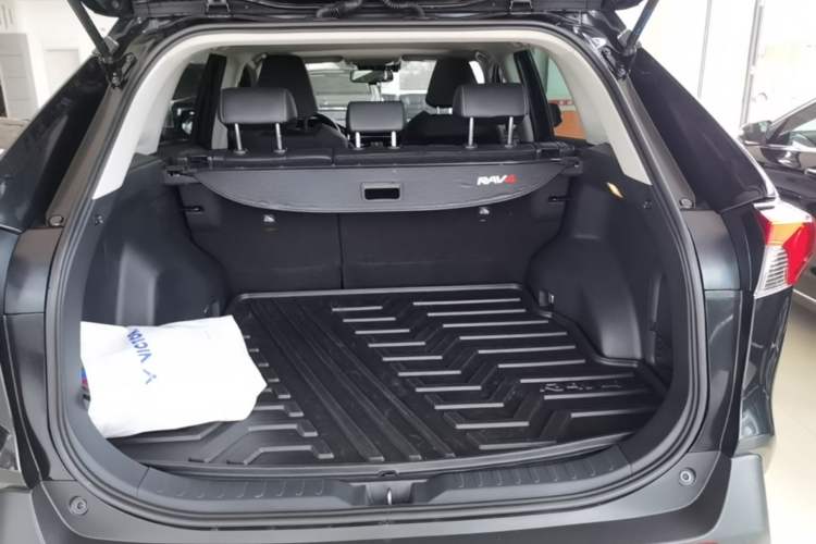 Used Toyota RAV4 2020 Dual-Engine 2.5L E-CVT 4x4 Elite PLUS Edition Trunk