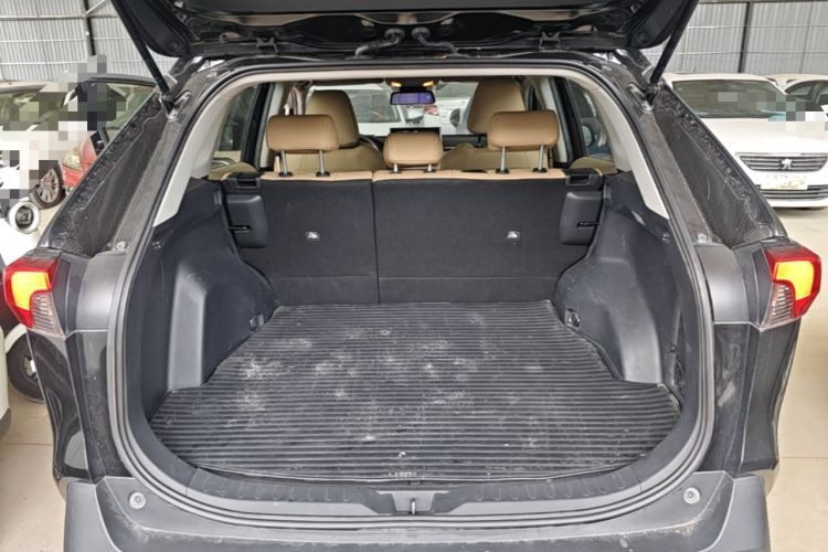 Used Toyota RAV4 2020 2.0L CVT Two-Wheel Drive Fashion Edition Trunk