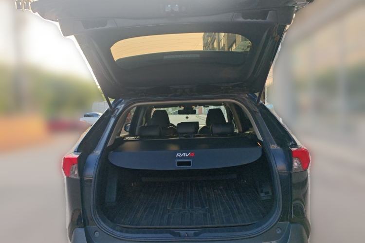 Used Toyota RAV4 2020 2.0L CVT 4x4 Trend Edition Trunk