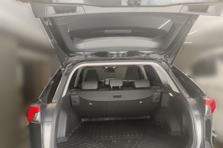 Used Toyota RAV4 2020 2.0L CVT Two-Wheel Drive Fashion PLUS Edition Trunk