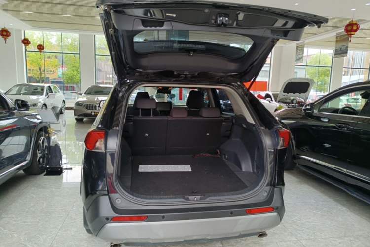 Used Toyota RAV4 2020 2.0L CVT Two-Wheel Drive Fashion Edition Trunk