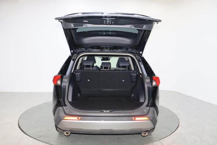 Used Toyota RAV4 2020 2.0L CVT Two-Wheel Drive Fashion PLUS Edition Trunk