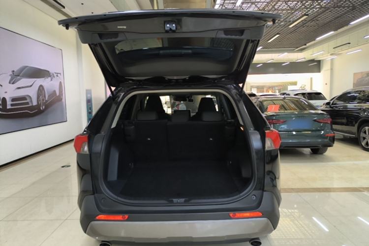 Used Toyota RAV4 2020 Dual-Engine 2.5L E-CVT Two-Wheel Drive Elite Edition Trunk