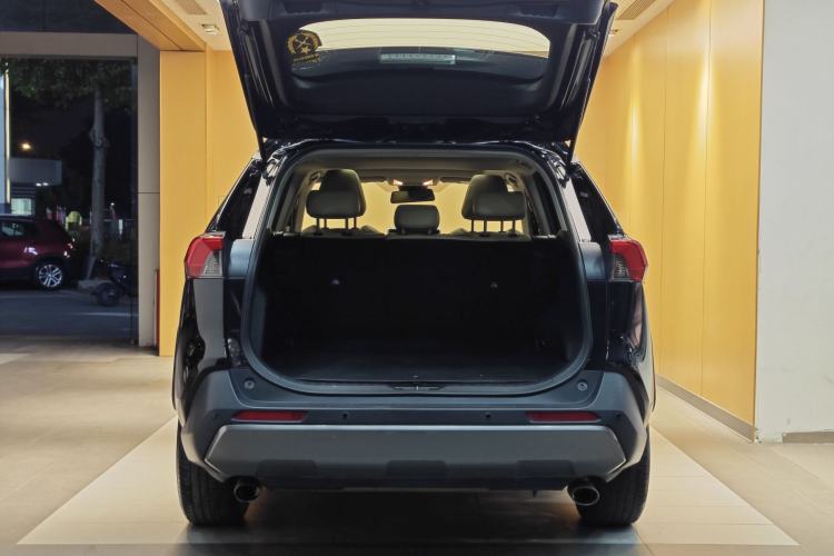 Used Toyota RAV4 2020 2.0L CVT Two-Wheel Drive Fashion Edition Trunk