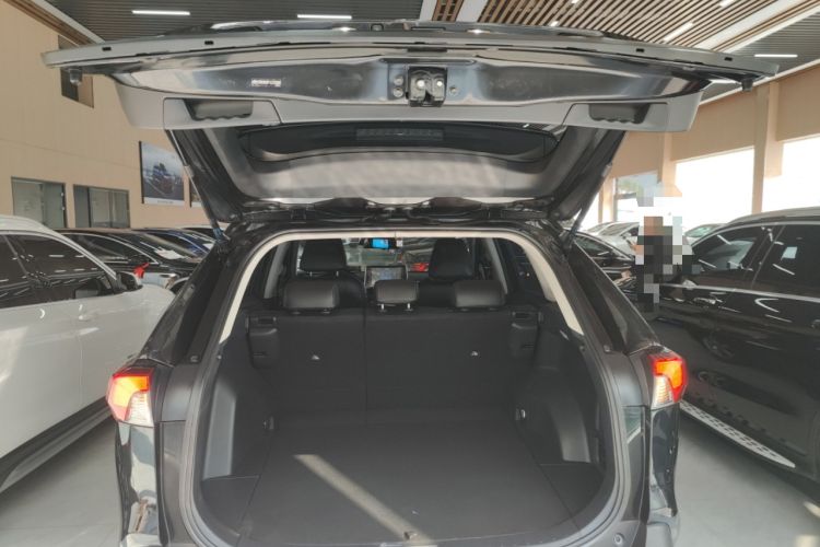 Used Toyota RAV4 2020 2.0L CVT Two-Wheel Drive Fashion Edition Trunk