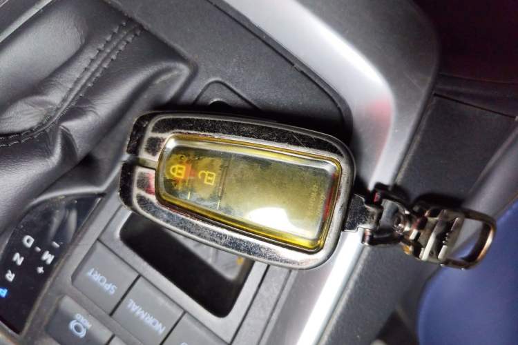 Used Toyota RAV4 2020 2.0L CVT Two-Wheel Drive Fashion PLUS Edition Vehicle Key