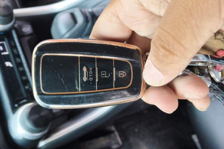 Used Toyota RAV4 2020 2.0L CVT Two-Wheel Drive Urban Edition Vehicle Key