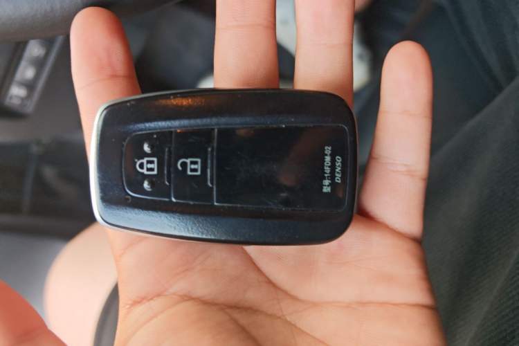 Used Toyota RAV4 2020 2.0L CVT 4x4 Trend Edition Vehicle Key