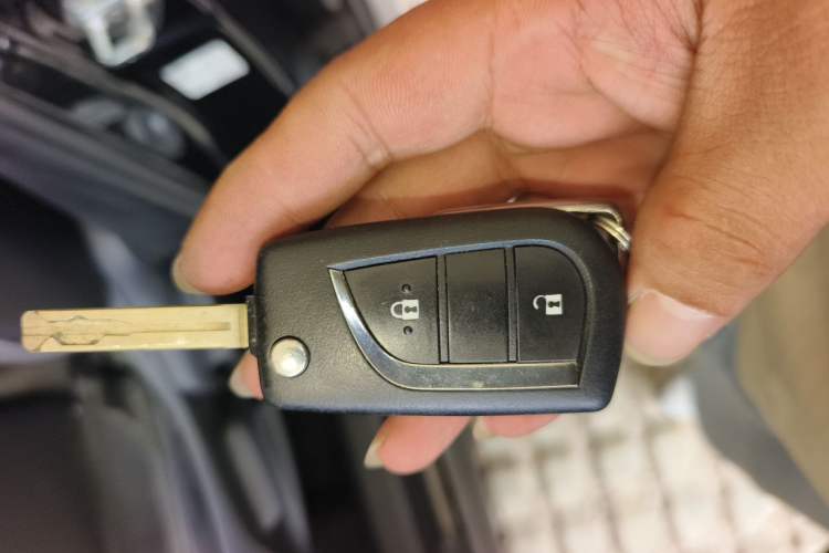 Used Toyota RAV4 2020 2.0L CVT Two-Wheel Drive Urban Edition Vehicle Key