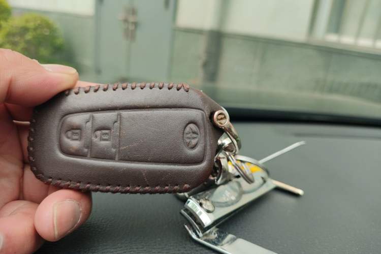 Used Toyota RAV4 2020 2.0L CVT Two-Wheel Drive Fashion Edition Vehicle Key
