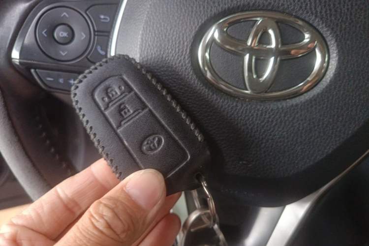 Used Toyota RAV4 2020 2.0L CVT Two-Wheel Drive Fashion PLUS Edition Vehicle Key
