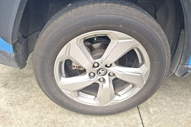 Used Toyota RAV4 2020 2.0L CVT Two-Wheel Drive Fashion Edition Exterior 5