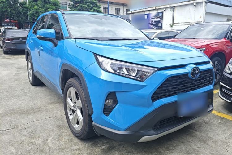 Used Toyota RAV4 2020 2.0L CVT Two-Wheel Drive Fashion Edition Front Right 45 Deg