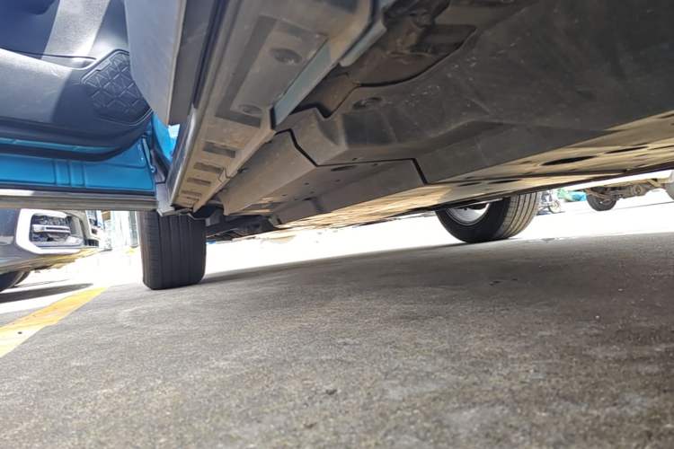 Used Toyota RAV4 2020 2.0L CVT Two-Wheel Drive Fashion Edition Left Side Sill