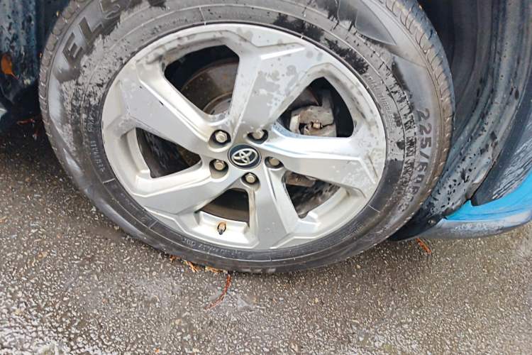 Used Toyota RAV4 2020 2.0L CVT Two-Wheel Drive Fashion Edition Right Front Wheel Hub
